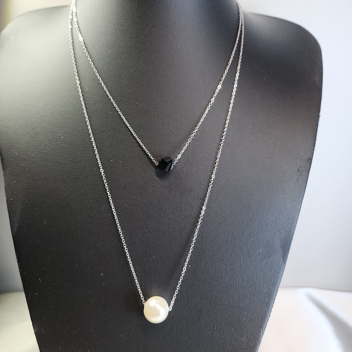 Black &amp; white necklace
