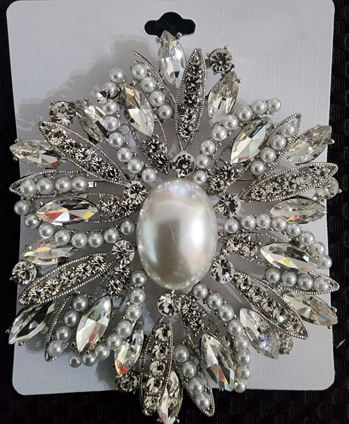 silver flower pearl brooch