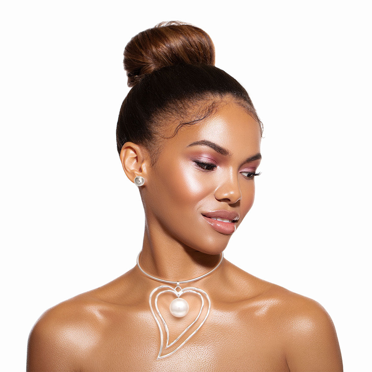 Silver Rigid Collar Heart Pearl Set