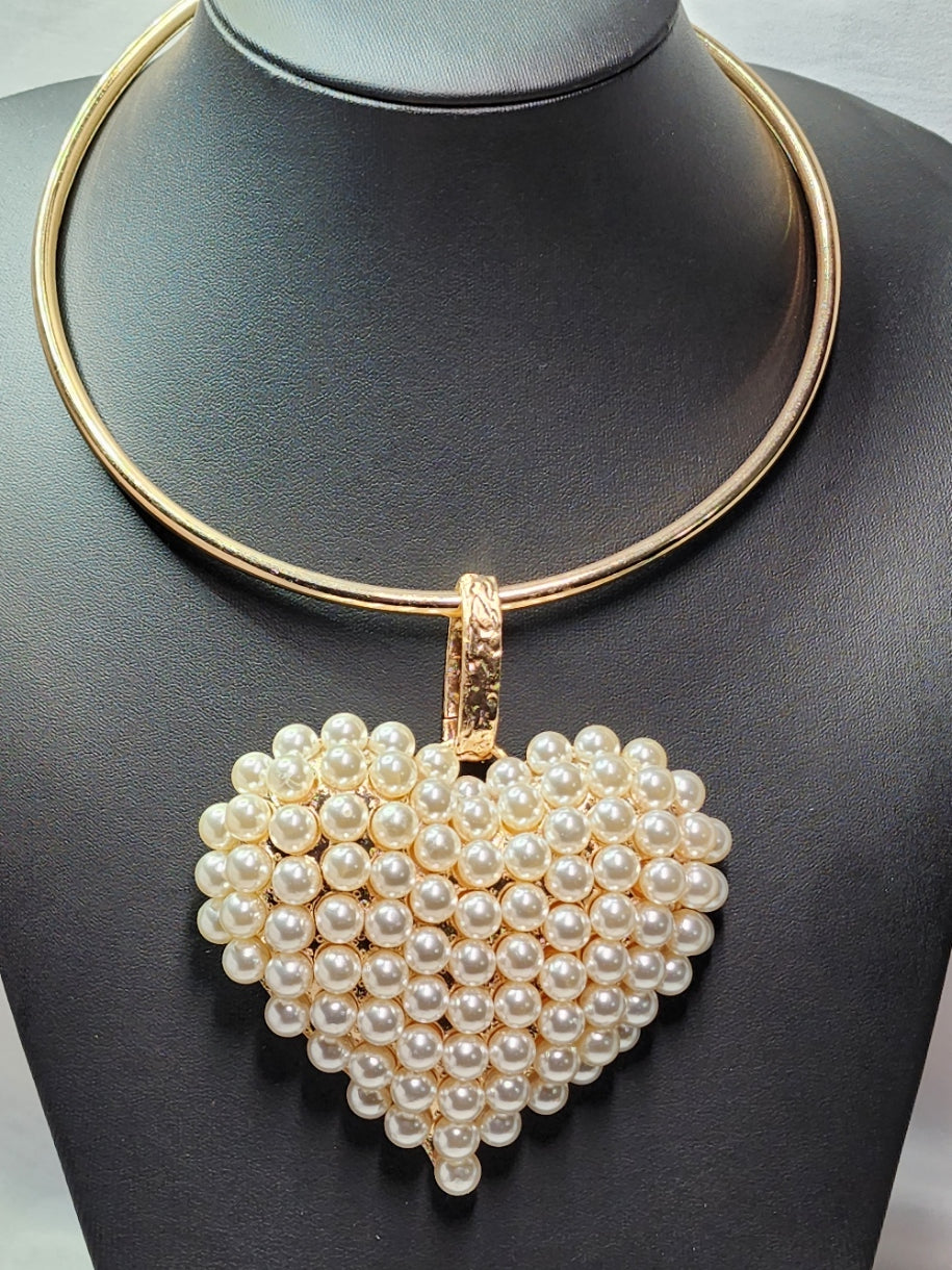 Gold pearl heart