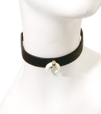 Horn Pendant Choker